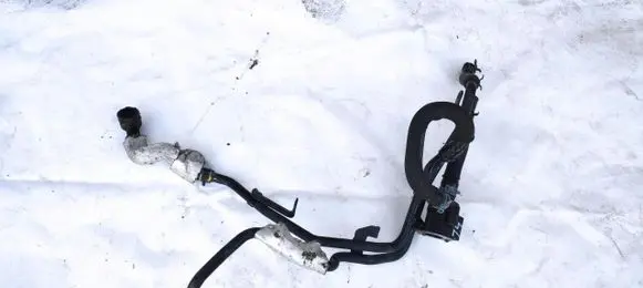 Audi Q7 4L Engine coolant pipe/hose 059121447L