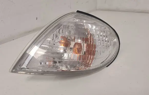 Nissan Almera N16 Front indicator light 26135BM415