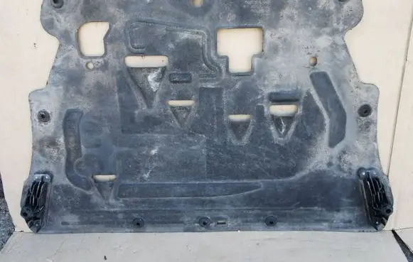 Volvo S60 Engine splash shield/under tray 31378306
