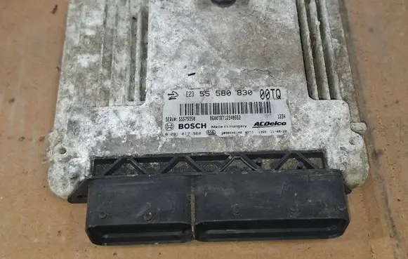 Opel Insignia A Engine control unit/module 55580830 55575350 0281017960