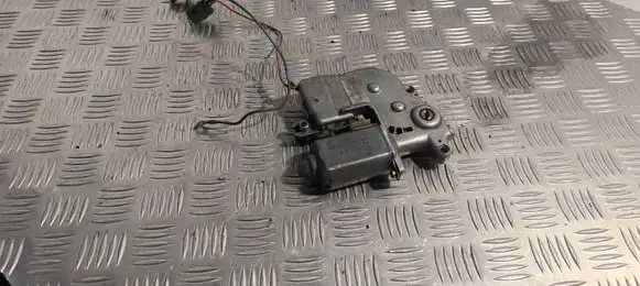 Opel Astra F Sunroof motor/actuator 90376133