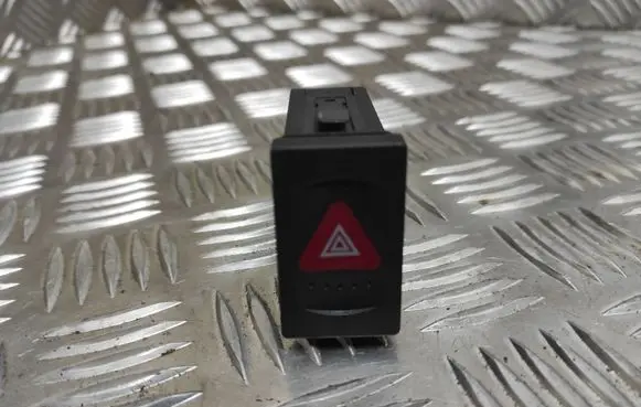Volkswagen PASSAT B5 Hazard light switch