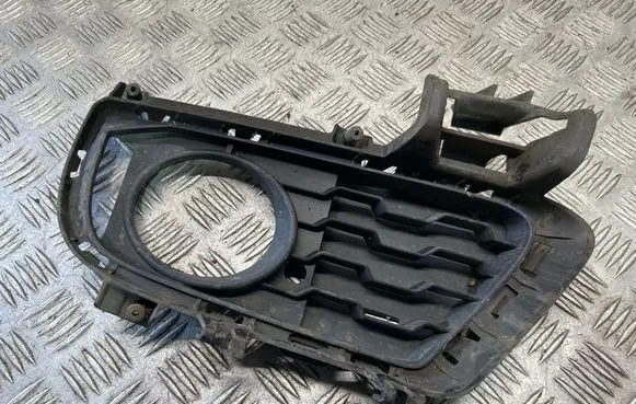 BMW 3 GT F34 Front fog light trim/grill 8057323