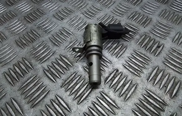 Volkswagen PASSAT B6 Camshaft vanos timing valve 03C906455A