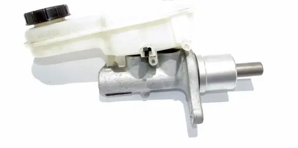 Mitsubishi Colt Master brake cylinder 32067272D