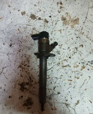 Fuel injector