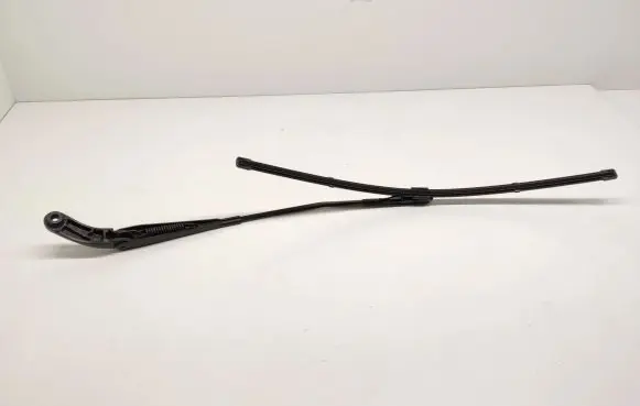 Front wiper blade arm