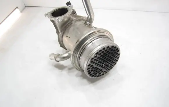 Volkswagen Caddy EGR valve cooler 05L131512D 169109 23343411