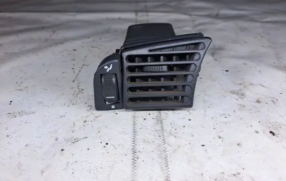 Fiat Ducato Dash center air vent grill 222705 A504 48652202