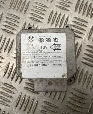 Volkswagen PASSAT B4 Airbag control unit/module 6N0909603 45960516 5WK4137