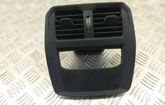 BMW 3 G20 G21 Rear air vent grill 6836650
