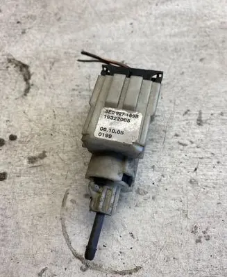 Audi A4 S4 B7 8E 8H Brake pedal sensor switch 8e0927189b