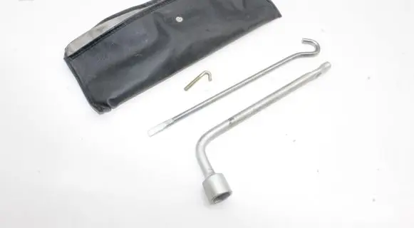 Nissan 350Z Wheel nut wrench 