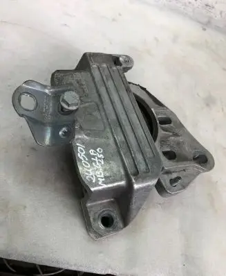 Mercedes-Benz GLA H247 Engine mount bracket A2472403200