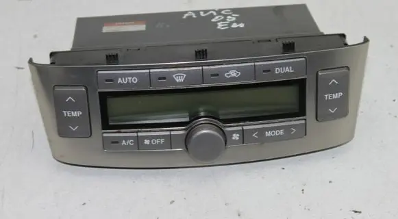 Toyota Avensis T250 Climate control unit 5590005202