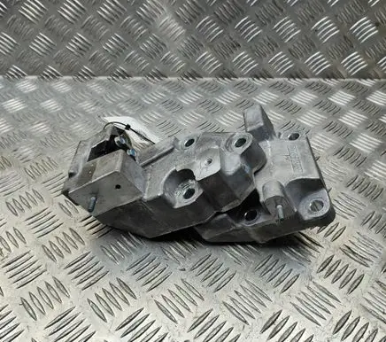 KIA Niro Engine mounting bracket 4521118JB0 4521118JA0
