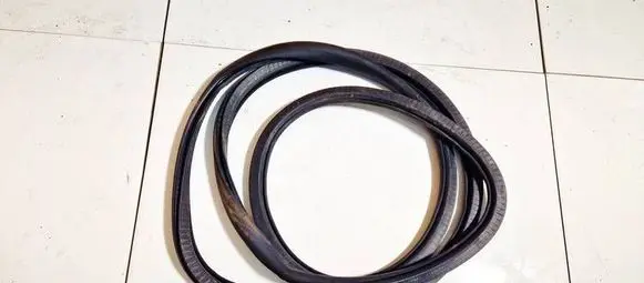 Volkswagen Polo IV 9N3 Rubber seal front coupe door 6q4867911h
