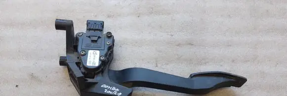 Opel Combo C Accelerator throttle pedal 9129423
