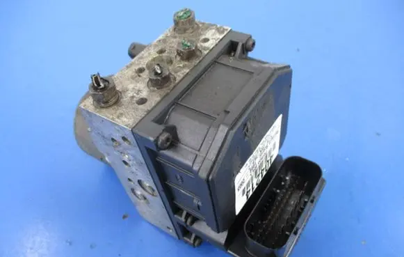 Renault Scenic I ABS Pump 8200090690