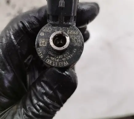 Ford Focus Fuel injector 0445110353