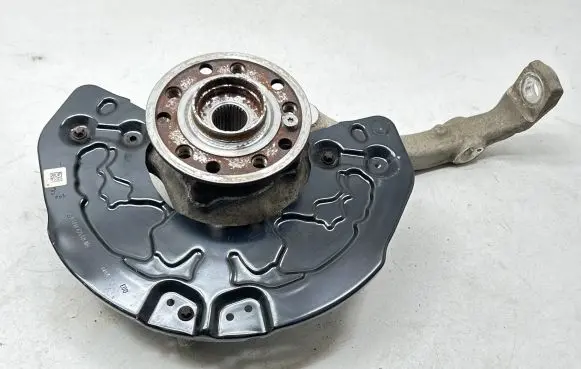 Mercedes-Benz EQC Front wheel hub A0004216900
