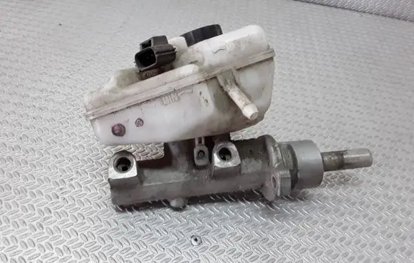 Ford Mondeo Mk III Master brake cylinder 0204024728