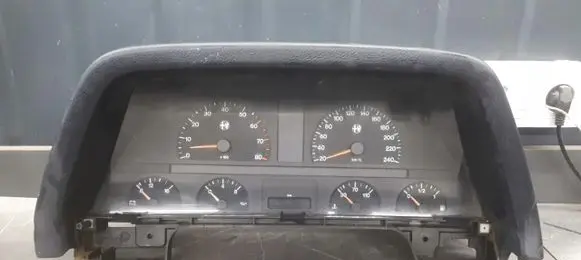 Alfa Romeo 6 119 Clock 6024980094