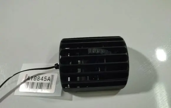 Opel Omega B2 Dash center air vent grill 90379988