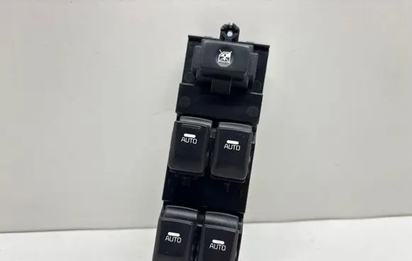 KIA Ceed Electric window control switch 93570A2000 49D4901000 MA002012101