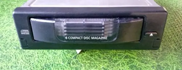 BMW 5 E60 E61 CD/DVD changer 6956939 600650853361 AL600650853361