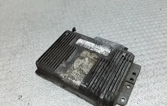 Renault Megane I Engine control unit/module S115300121B 7700111772