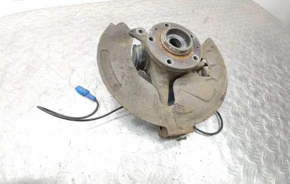 Peugeot 508 Front wheel hub spindle knuckle