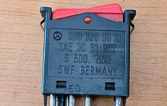 Mercedes-Benz 200 300 W123 Hazard light switch 0008209010