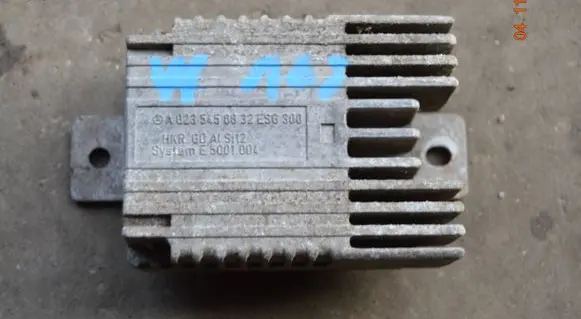 Mercedes-Benz A W168 Coolant fan relay A0235456832 E5001004