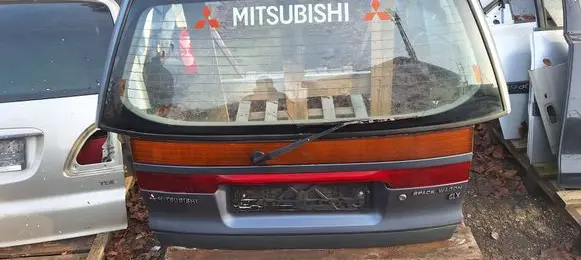 Mitsubishi Space Wagon Tailgate/trunk/boot lid