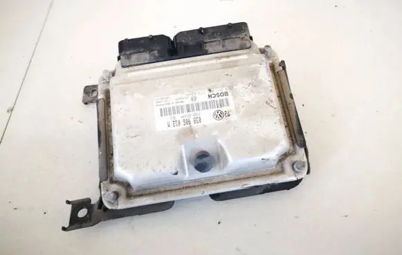 Volkswagen Golf IV Engine control unit/module 038906012m 0281001979