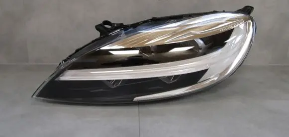 Volvo V40 Headlight/headlamp 32228479 107200373842