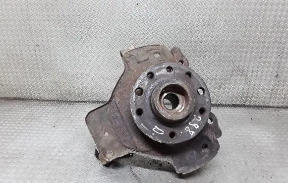 Opel Zafira A Front wheel hub spindle knuckle