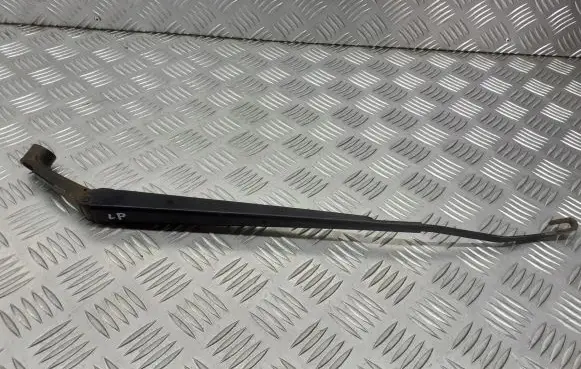 Toyota Avensis T250 Front wiper blade arm