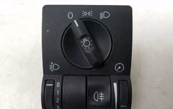Opel Corsa C Light switch 9116613