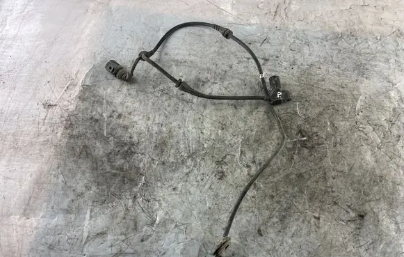 Audi A4 S4 B6 8E 8H ABS brake wheel speed sensor 0265005682