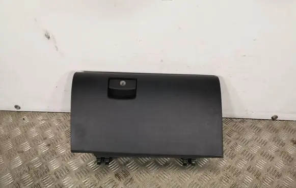 Subaru Forester SK Glove box S15602860
