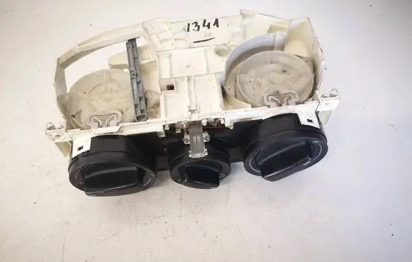 Volkswagen PASSAT B5 Climate control unit 1J0819045E