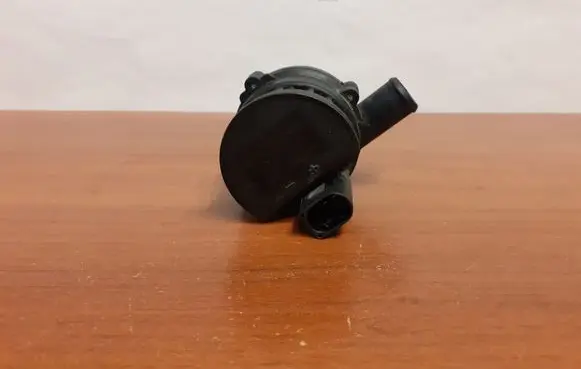 Mercedes-Benz GLC X253 C253 Water pump A2118350364 0392023000