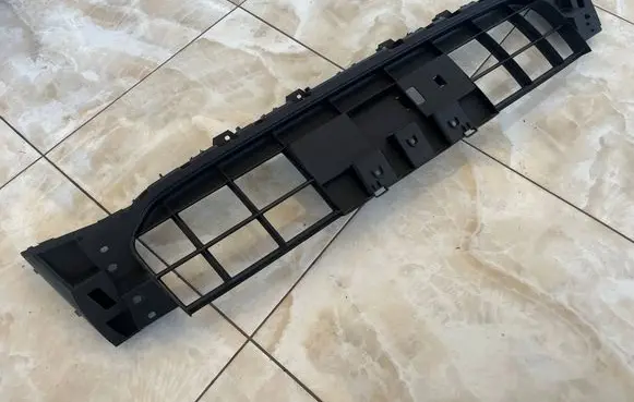 Audi Q5 SQ5 8R Front bumper upper radiator grill 8R0853692D