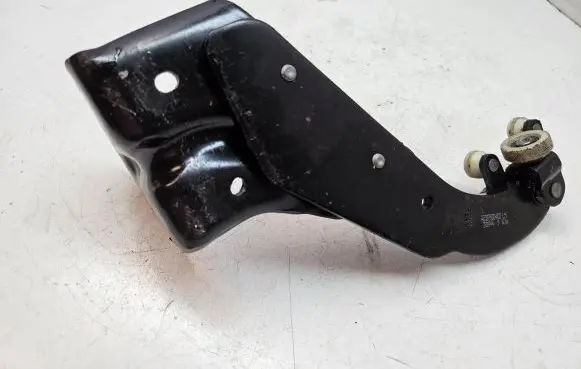 Mercedes-Benz Vito Viano W639 Sliding door lower roller guide/hinge A6397660000