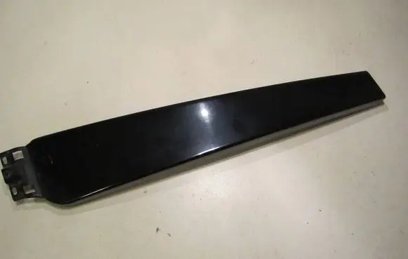 Audi A4 S4 B6 8E 8H Front door glass trim molding 8E0853289D