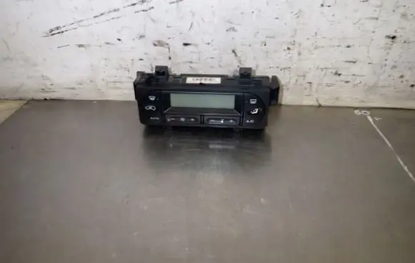 Peugeot 1007 Central console control unit 96530443XT