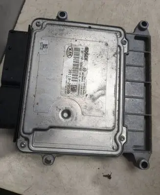 KIA Ceed Engine control unit/module 0261201324 391102B500 1039S20936