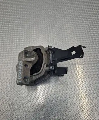 Volkswagen Tiguan Engine mount bracket 5N0199262L